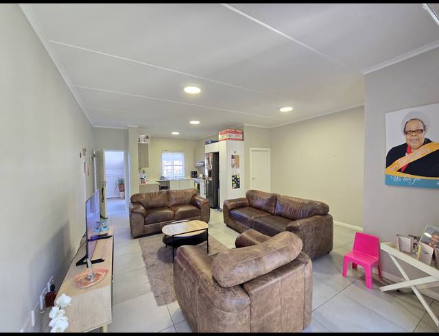 2 BEDROOM APARTMENT FOR SALE IN MANOR ESTATES